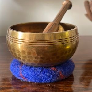 Singing Bowl - small (can fit in your hand)